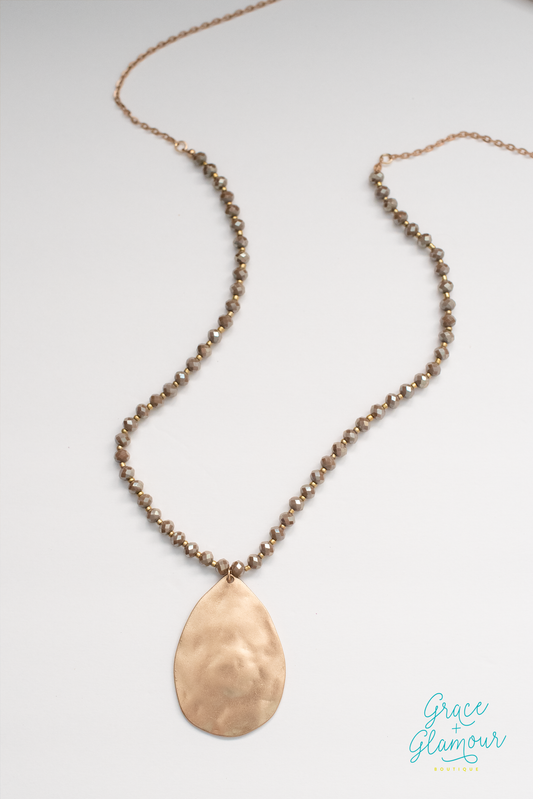 The Sleek Beauty Necklace | Taupe